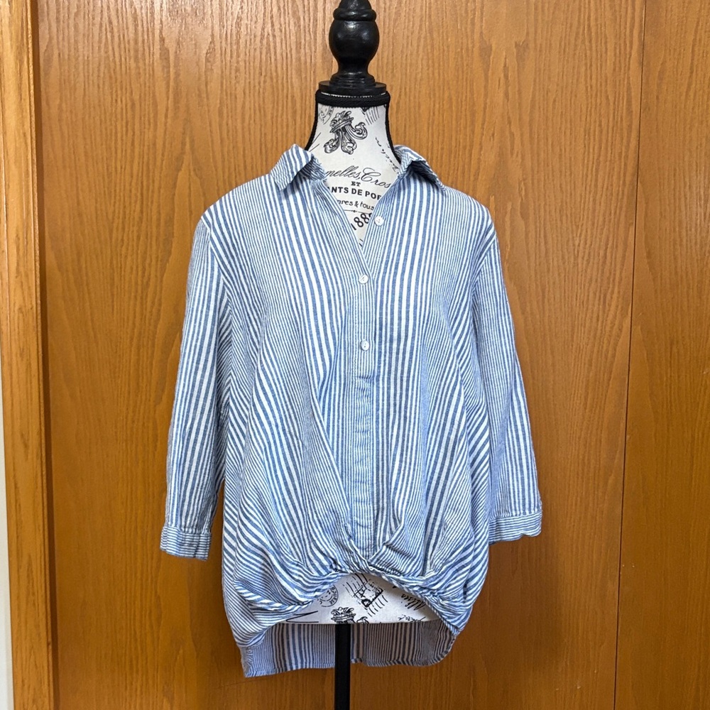 Just Living Blue Striped Women's Top